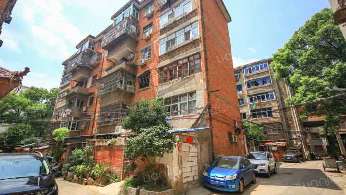 建垄住宅区外景图