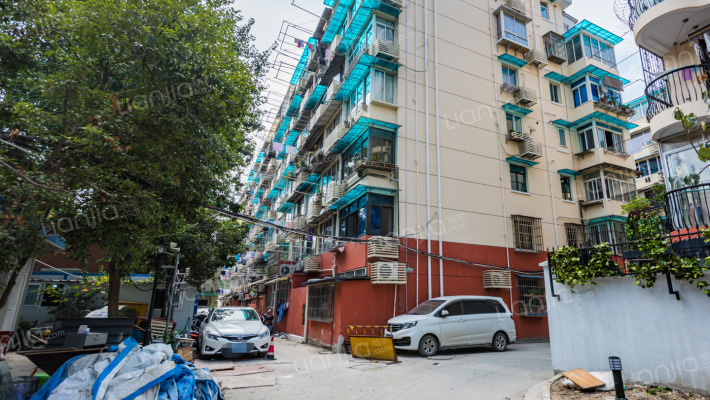 中二小区外景图