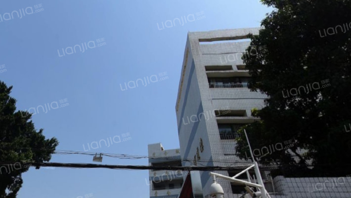 双桥中学宿舍楼外景图