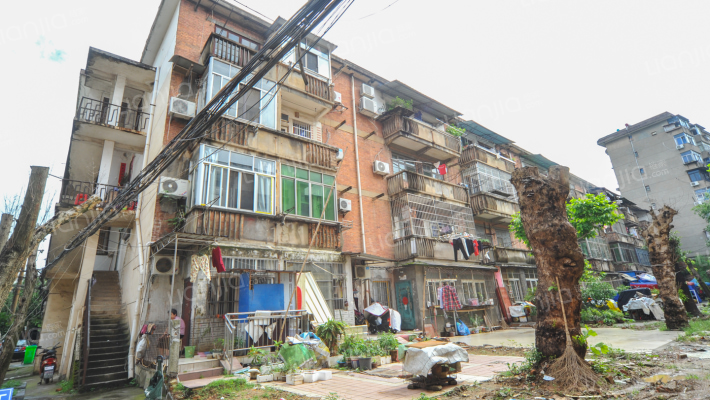 化工设计院宿舍外景图