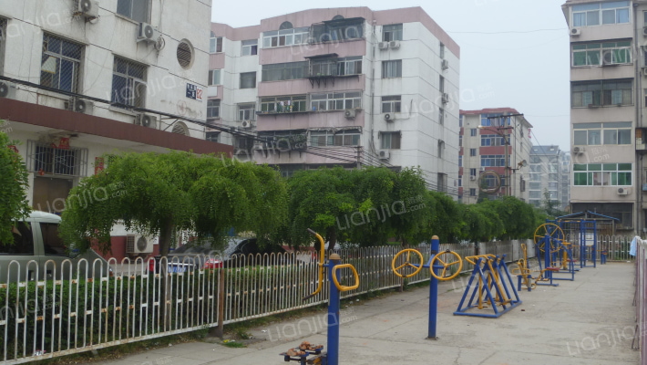 李老新村外景图