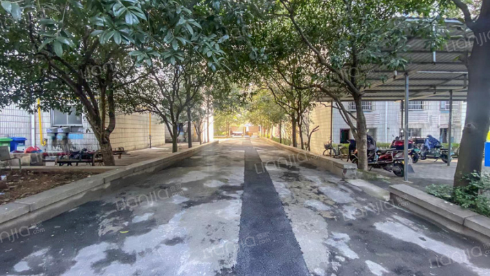 省粮食局宿舍外景图