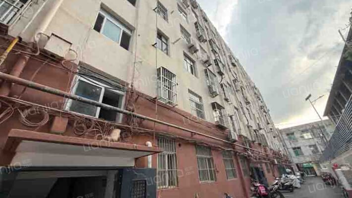 山东莱芜交运集团外景图