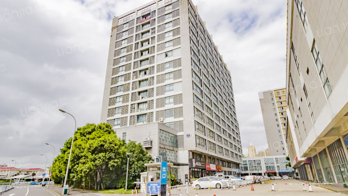 东方商务中心外景图