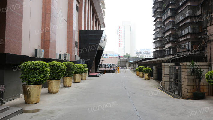 昊鑫望湖城外景图