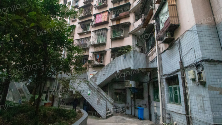 民主新街外景图