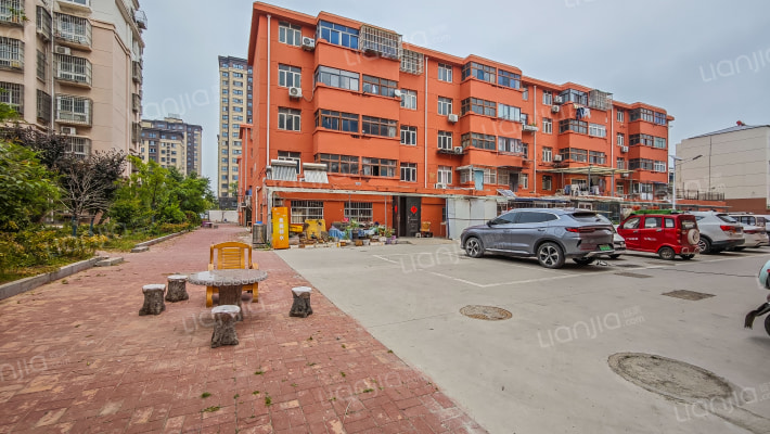 张小楼矿工人村外景图