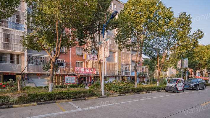 北郊花苑外景图