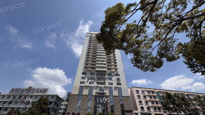 鸿源大厦外景图