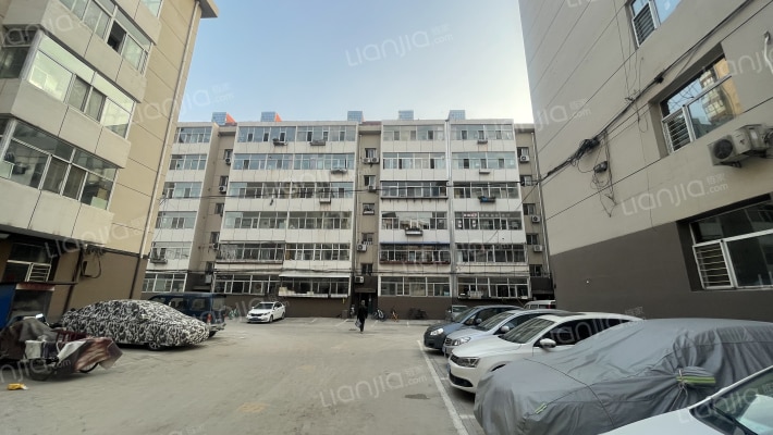 建机宿舍外景图