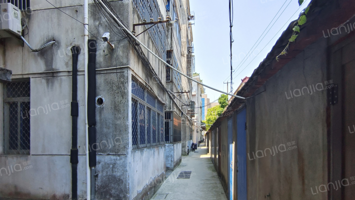 工业品公司宿舍楼外景图