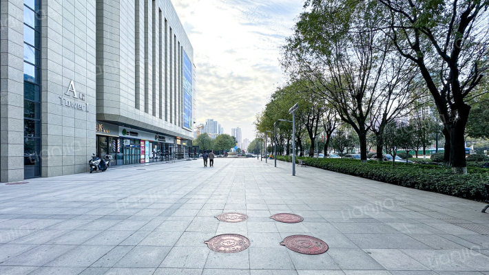 正衡金融服务大厦外景图