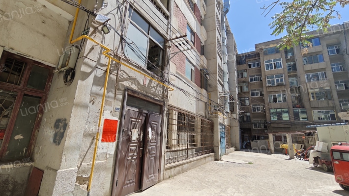 甘肃省科学器材家属院外景图