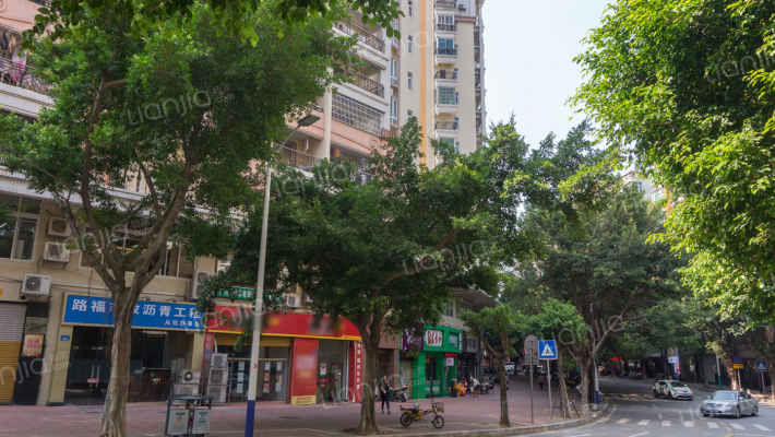 東富廣場外景图