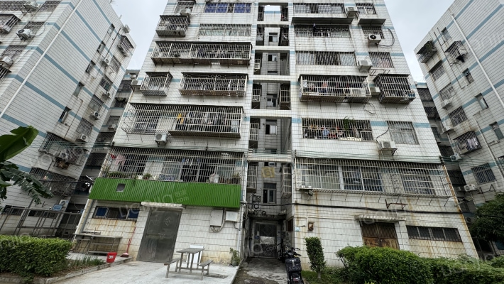 前山建材市场住宅小区外景图