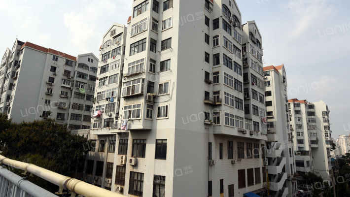 天帝山城外景图