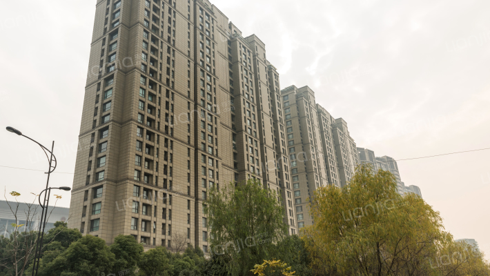 水岸枫庭外景图