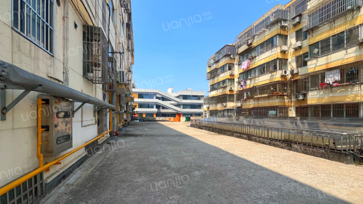 柏庄菜场小区外景图