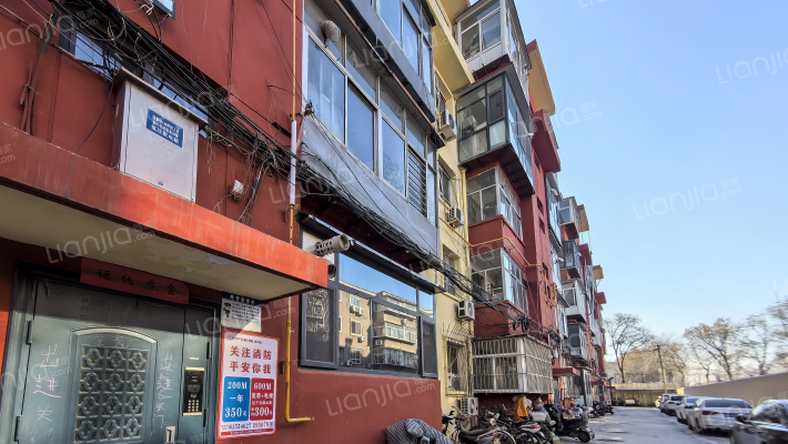 银行学校宿舍外景图