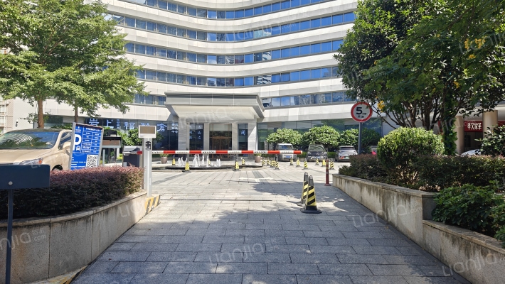 国贸广场外景图