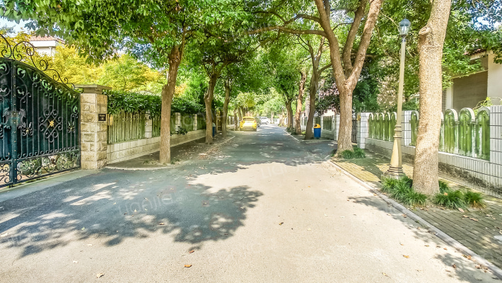 翠堤园别墅外景图