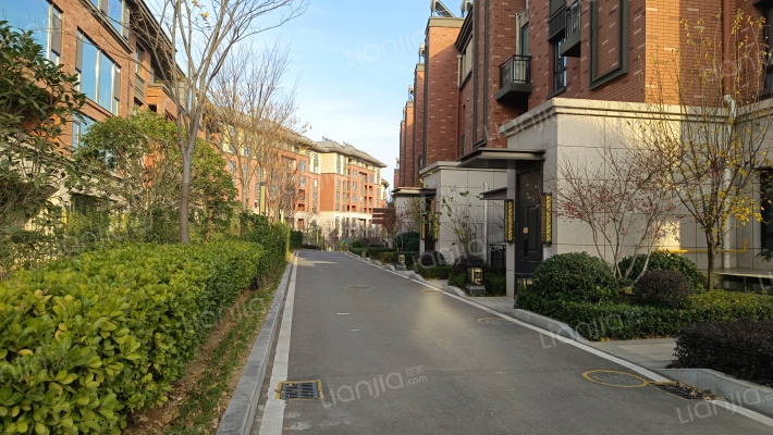 凤凰源著外景图