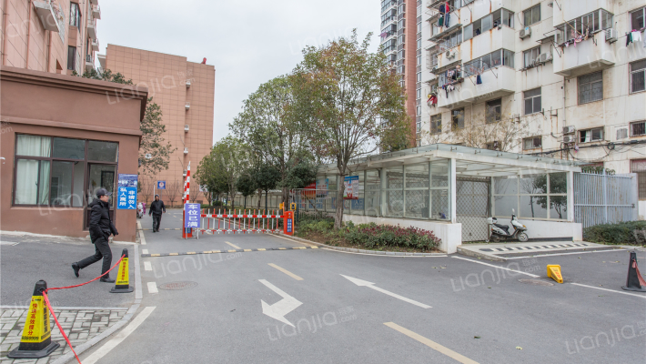 海燕南村外景图