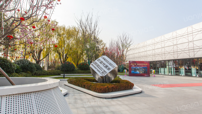 当代ΜΟΜΛ大湖上品外景图