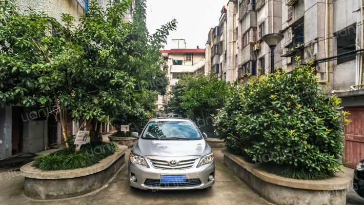 鸿雁公寓外景图