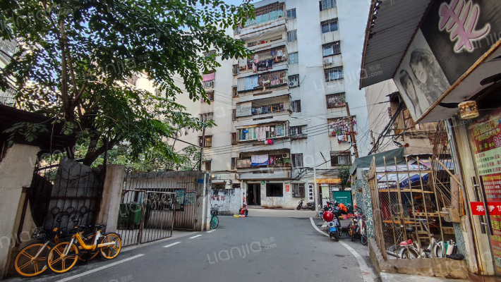 省美术中心宿舍外景图