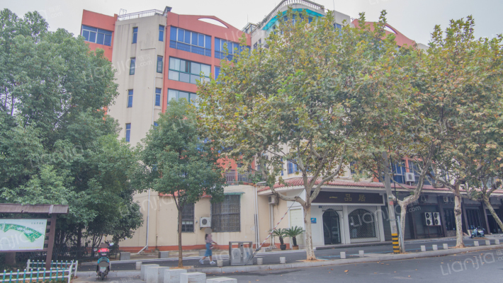 亚峰路321号外景图