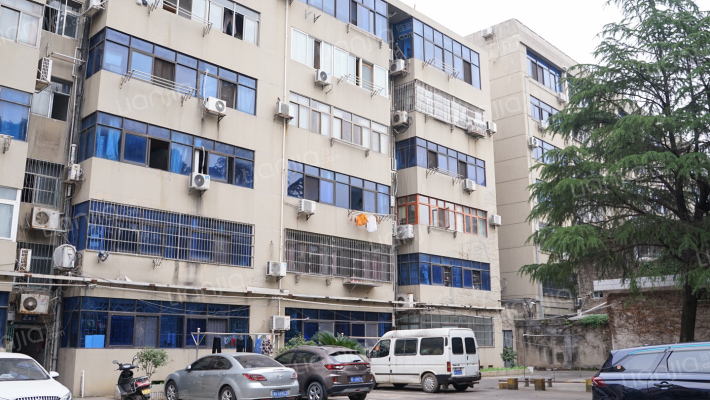 林业局宿舍外景图