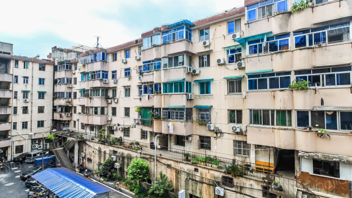 华厦小区外景图