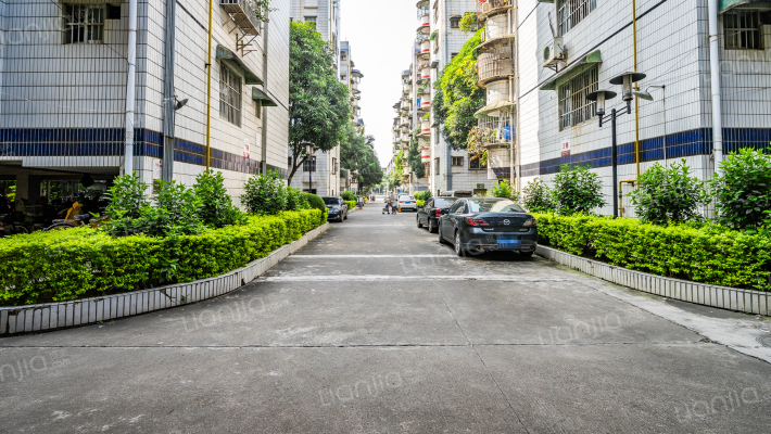 广西路桥二分公司生活区外景图