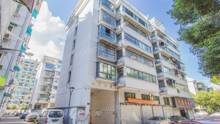 九华小区外景图