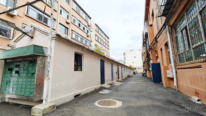 泰安市粮食局宿舍外景图