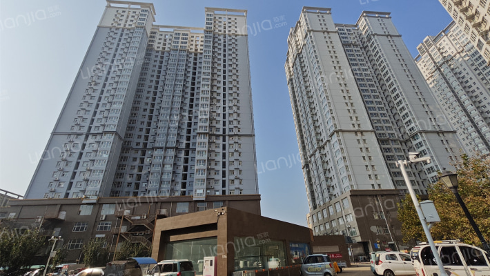 西部峰景外景图