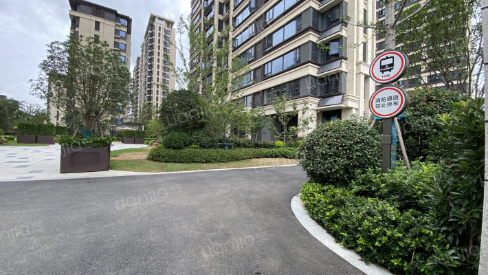 龙湖文德璟宸天著外景图