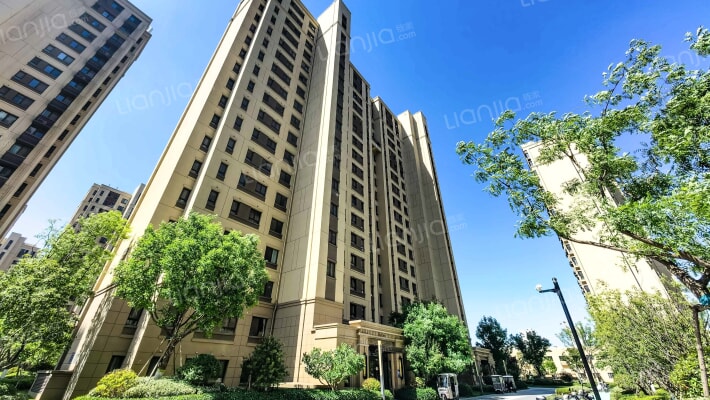 龙湖龙誉城外景图