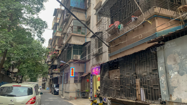 公园前9号小区外景图