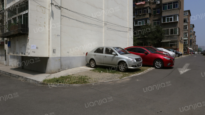 煤机宿舍外景图