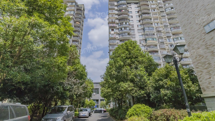 兰山庭院外景图