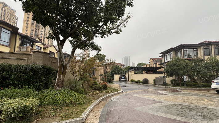 常发香城湾五期别墅外景图