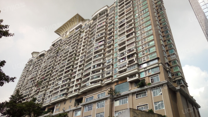 城启十三行广场外景图