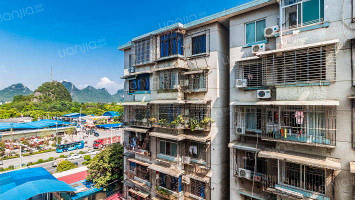 东一里小区外景图