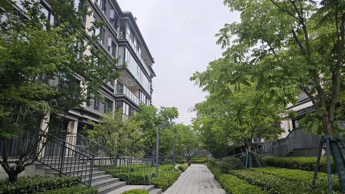 中海阅麓雅园C区外景图