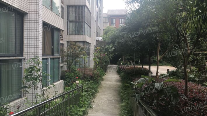 警官公寓外景图