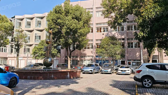 中环水务公司家属院外景图