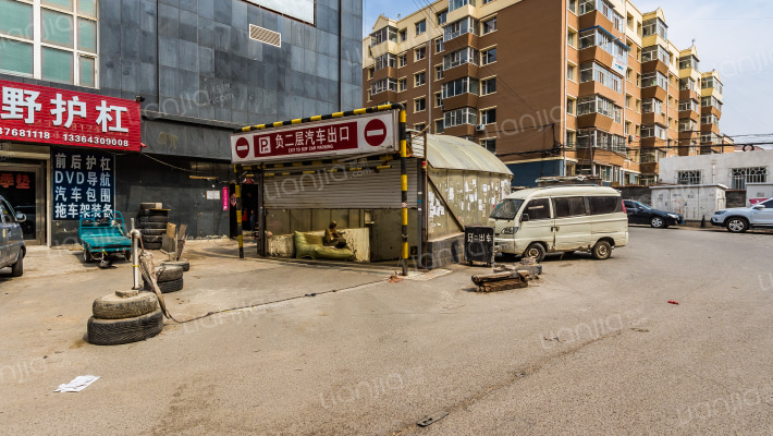 展轮新世界外景图