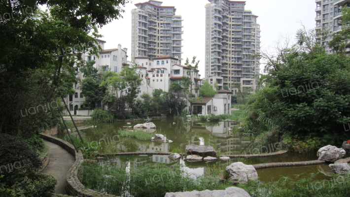 麓山国际圣芭芭拉外景图